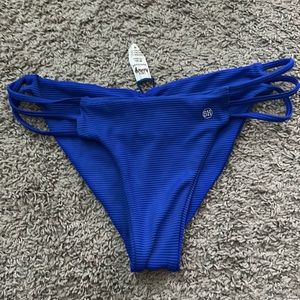 Salty Honey swim bottoms size med